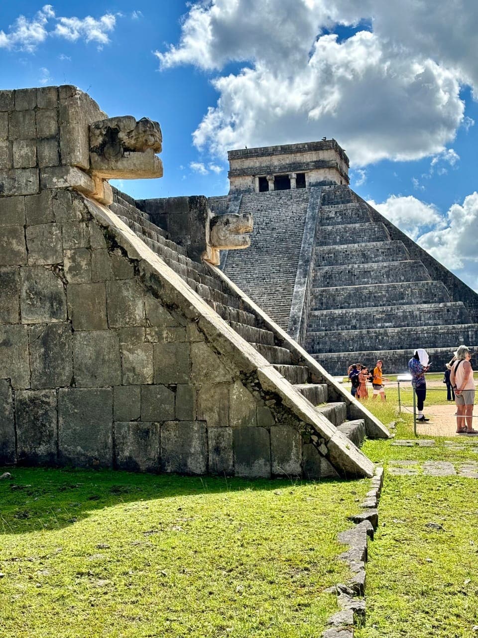 Chichén Itzá — Transportation + Guide
